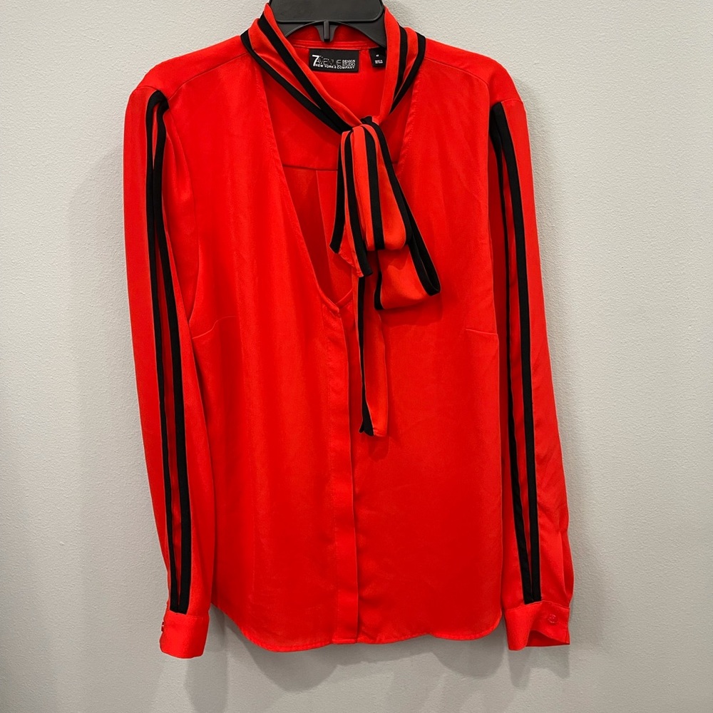 ❤️‍🔥💋New York and Co Red blouse. ❤️‍🔥💋